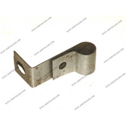 WATER TUBE SUPPORT BRACKET ON CYLINDER HEAD